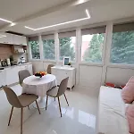 Lelle Apartman *